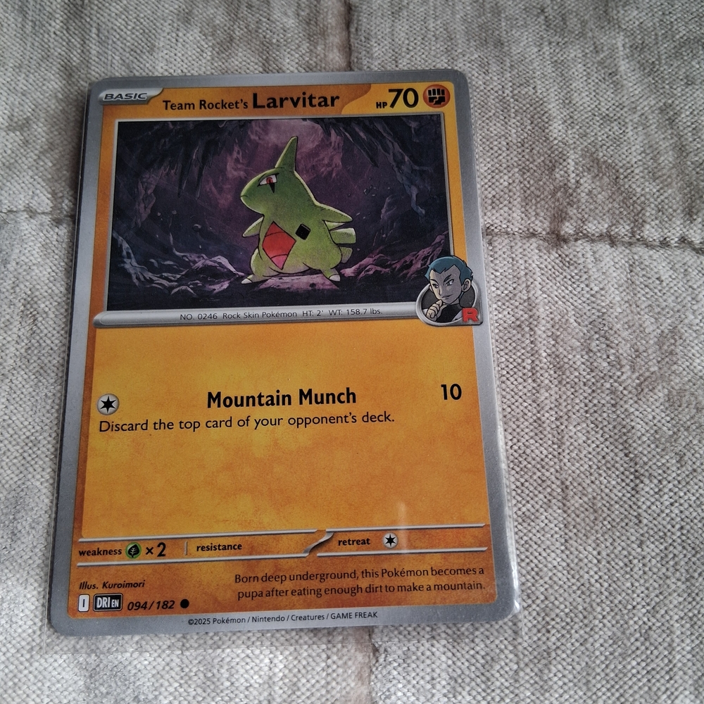 Pokemon Team Rocket's Larvitar Trading Card - Yellow and Green